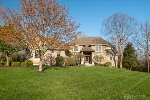 175 Castle Pines Ct, Xenia, OH 45385