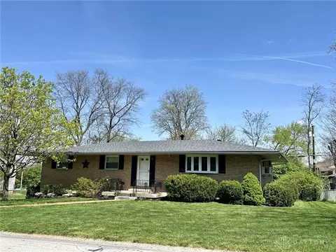 2639 Loris Dr, Dayton, OH 45449