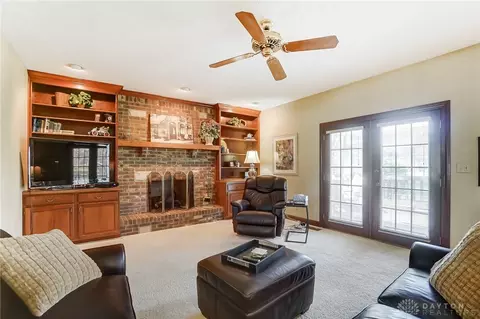 8601 Glen Eagles Ct, Springboro, OH 45066 photo 12