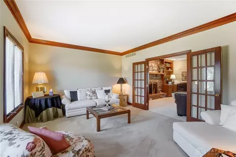 8601 Glen Eagles Ct, Springboro, OH 45066 photo 3