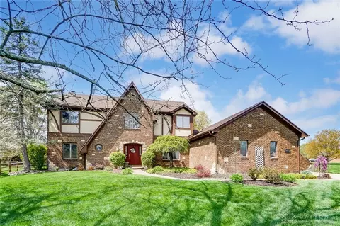 8601 Glen Eagles Ct, Springboro, OH 45066