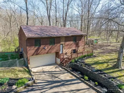 175 Julia Dr, West Alexandria, OH 45381