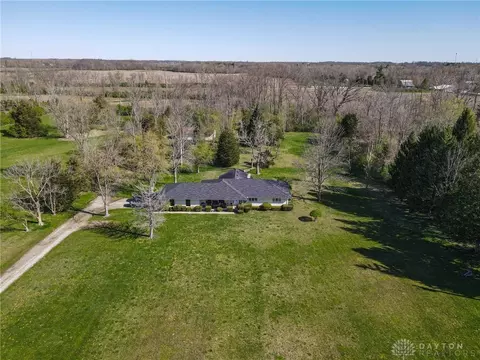 10227 Mile Rd, New Lebanon, OH 45345