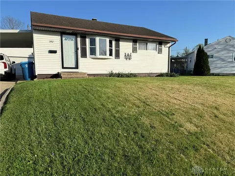 352 Willaston Dr, Dayton, OH 45431