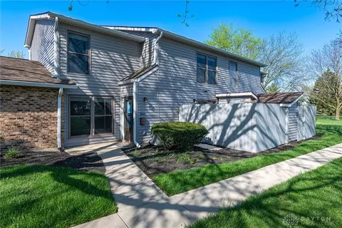2864 Foxwood Ct, Miamisburg, OH 45342