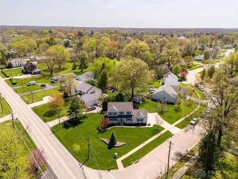 8198 Nightshade Dr, Maineville, OH 45039 photo 4
