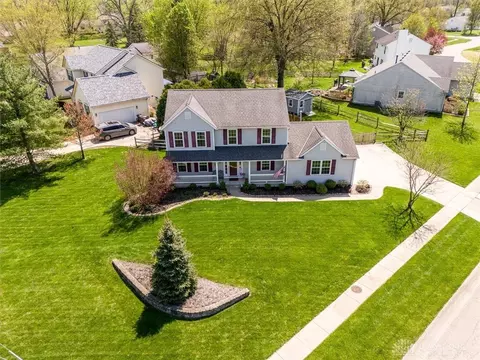8198 Nightshade Dr, Maineville, OH 45039 photo 2