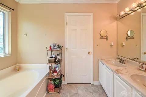 8198 Nightshade Dr, Maineville, OH 45039 photo 38
