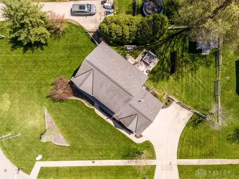 8198 Nightshade Dr, Maineville, OH 45039 photo 6