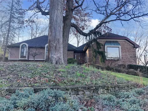 4742 Tait Circle Rd, Kettering, OH 45429 photo 2