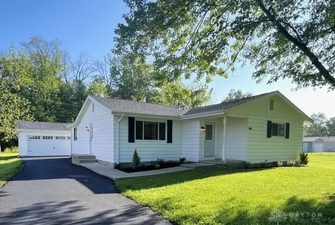 4198 Shawnee Trl, Jamestown, OH 45335