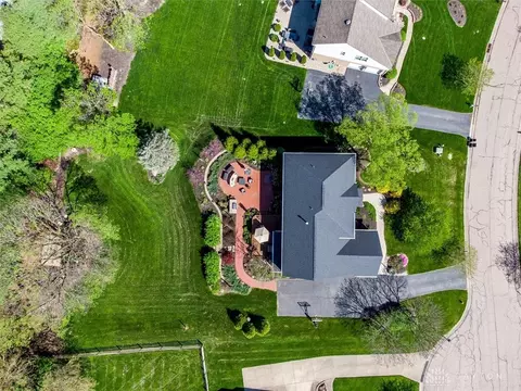 7431 Windsor Park Dr, Maineville, OH 45039 photo 3