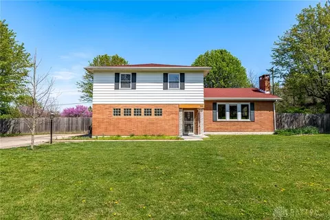 666 Omar Cir, Yellow Springs, OH 45387