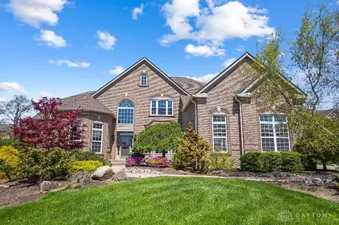 7505 Fox Chase Dr, West Chester, OH 45069
