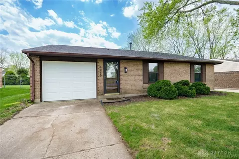 6030 Shull Rd, Dayton, OH 45424