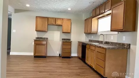 739 N Belmont Ave, Springfield, OH 45503 photo 9
