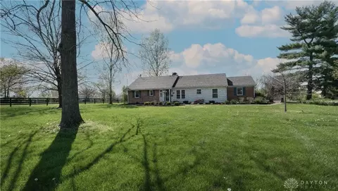 5833 Headgates Rd, Hamilton, OH 45011