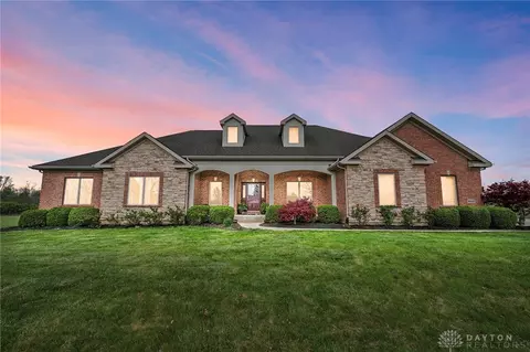 8618 Stockholm Ct, Waynesville, OH 45068