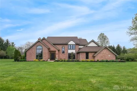2476 Indian Wells Trl, Sugarcreek Township, OH 45385
