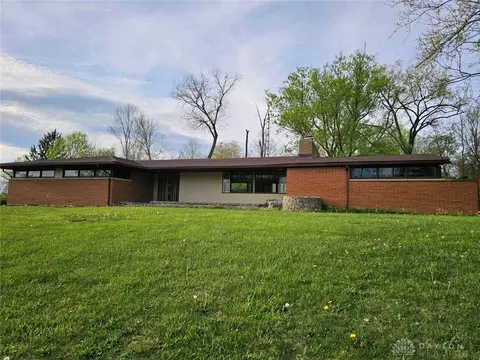 7812 New Paris Gettysburg Rd, New Paris, OH 45347