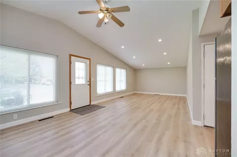 3844 Longridge Dr, Kettering, OH 45429 photo 7