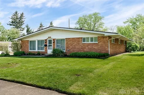 3844 Longridge Dr, Kettering, OH 45429 photo 3
