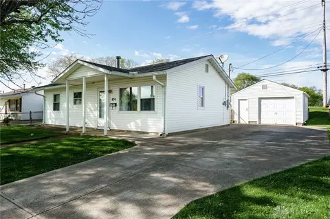 874 Emmett Dr, Xenia, OH 45385