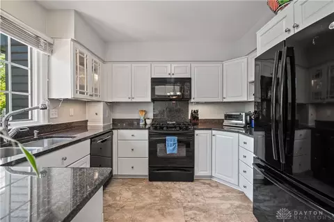 158 Lyons Dr, Dayton, OH 45459 photo 13