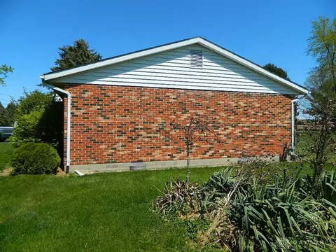 2960 Old Clifton Rd, Springfield, OH 45502 photo 2