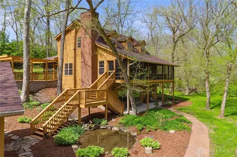 2216 Mitchell Rd, Wilmington, OH 45177