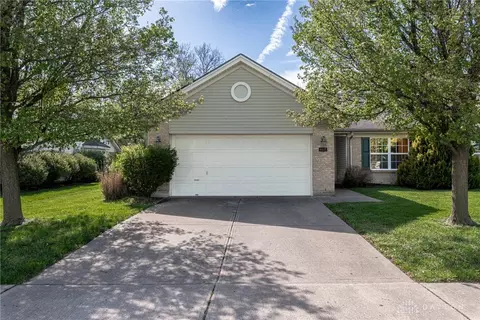 6617 Grovebelle Dr, Huber Heights, OH 45424