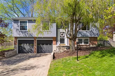 5943 Pine Glen Ln, Dayton, OH 45424
