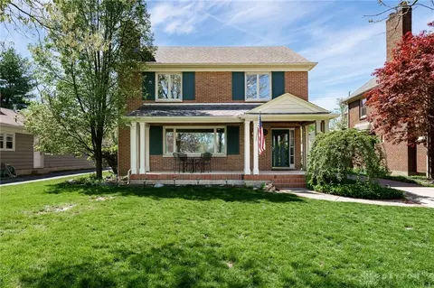 122 Dellwood Ave, Oakwood, OH 45419
