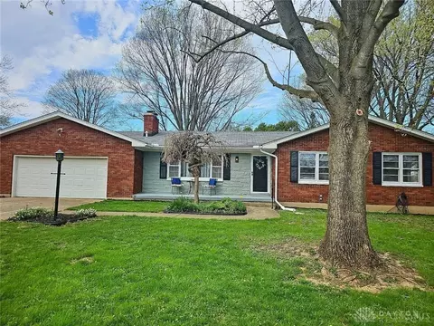 4527 Eisenhower Pl, Middletown, OH 45042