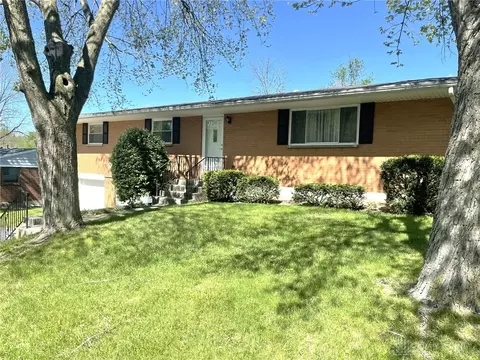 2875 Loris Dr, Dayton, OH 45449