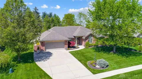 9815 Arn Dr, Washington Township, OH 45458