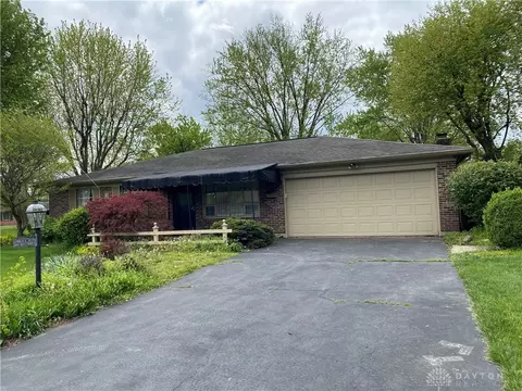2100 Bellsburg Dr, Dayton, OH 45459