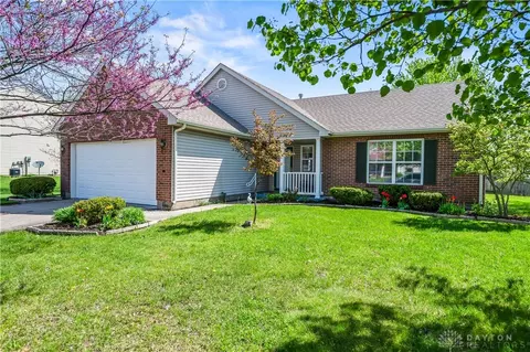 12 Long Meadow Dr, Franklin, OH 45005
