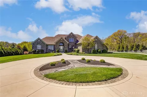 5879 Thomas Dr, Waynesville, OH 45068