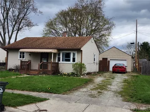 243 Pat Ln, Fairborn, OH 45324