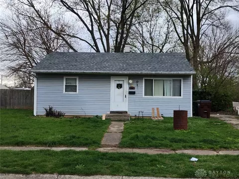 255 Pat Ln, Fairborn, OH 45324