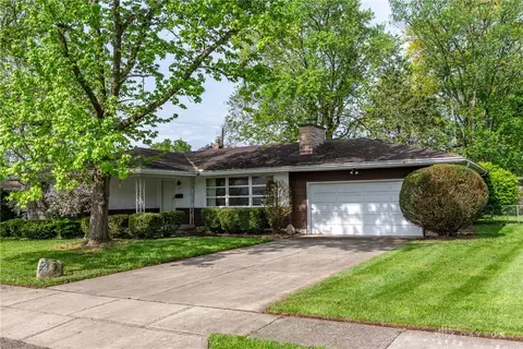 1231 Dellinger Dr, Fairborn, OH 45324