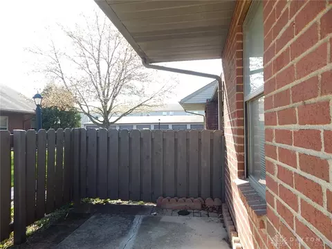 4020 Ryland Dr, Springfield, OH 45503 photo 2
