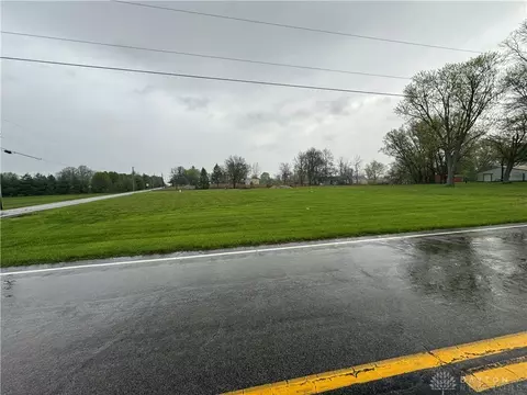 636 Sharp Rd, Silver Creek Twp, OH 45335 photo 4