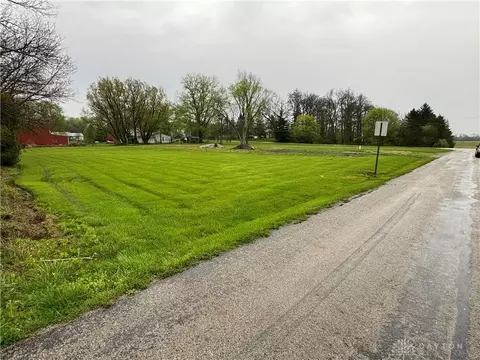 636 Sharp Rd, Silver Creek Twp, OH 45335 photo 2