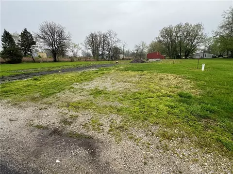 636 Sharp Rd, Silver Creek Twp, OH 45335 photo 3