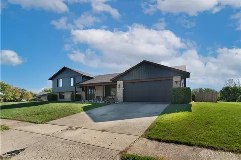 527 Flanders Ave, Brookville, OH 45309