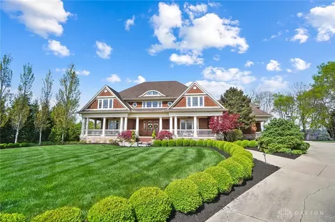 8106 Country Brook Ct, Springboro, OH 45066