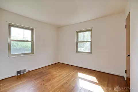 716 E Stroop Rd, Dayton, OH 45429 photo 15