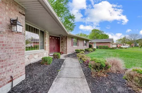 2172 E Oak Tree Dr, Dayton, OH 45440 photo 6